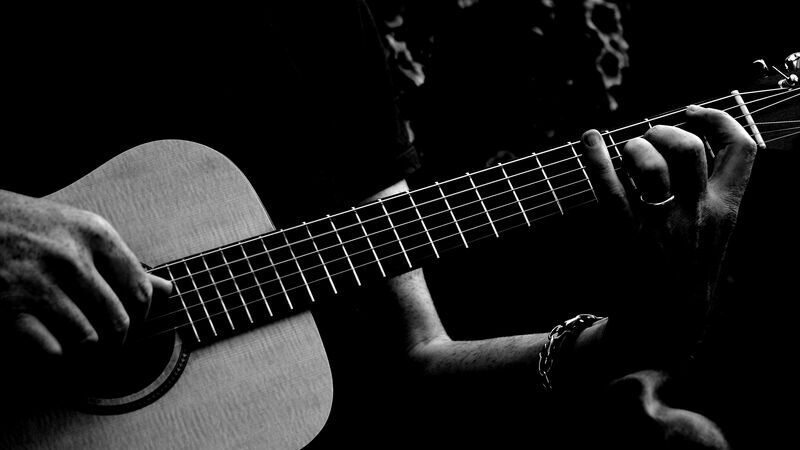 Acorde de Mi Menor no Violão (Em)